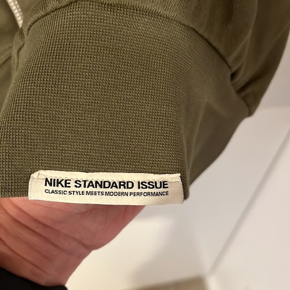Nike Standard Issue Hoodie - Picture 4 of 8